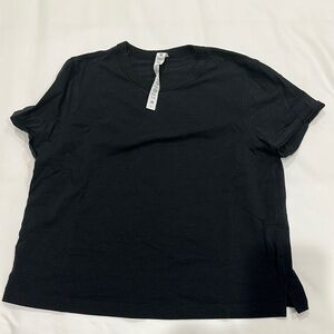 lululemon t shirt size 4